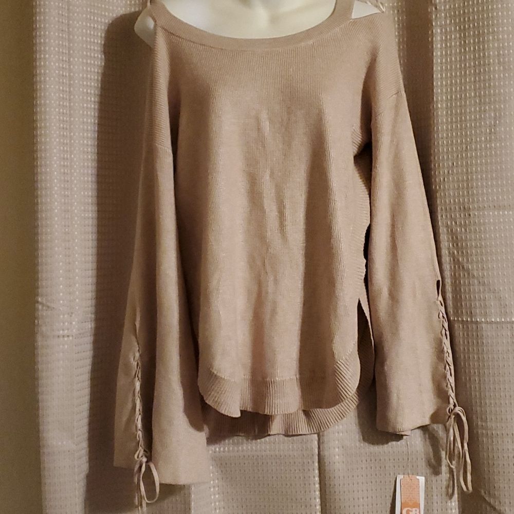 GB Gianni Bini cut out shoulder bell sleeve sweater XL